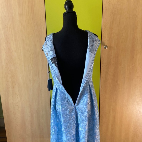 Gorgeous Lace Dress - Picture 5 of 11